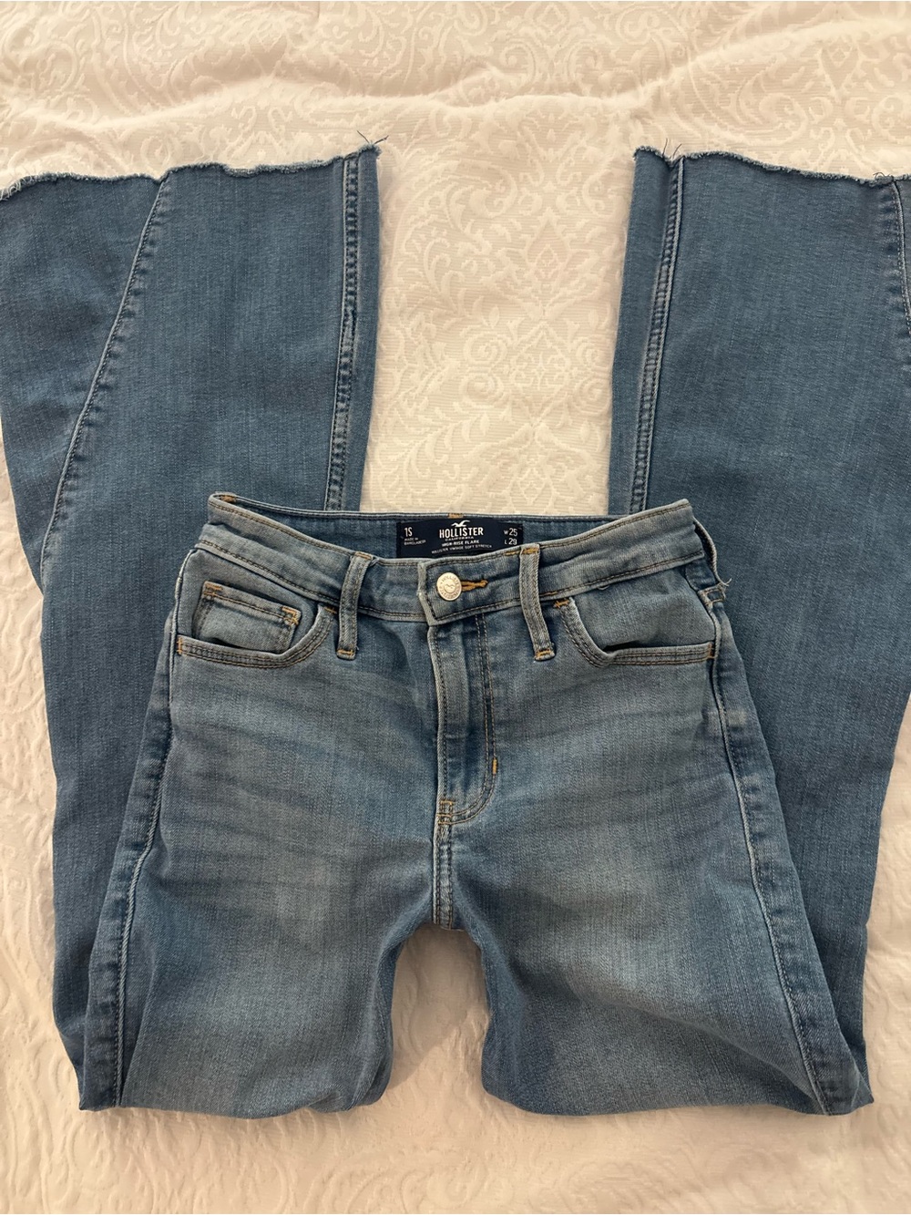 Hollister Women's Medium Wash Straight Leg Jeans